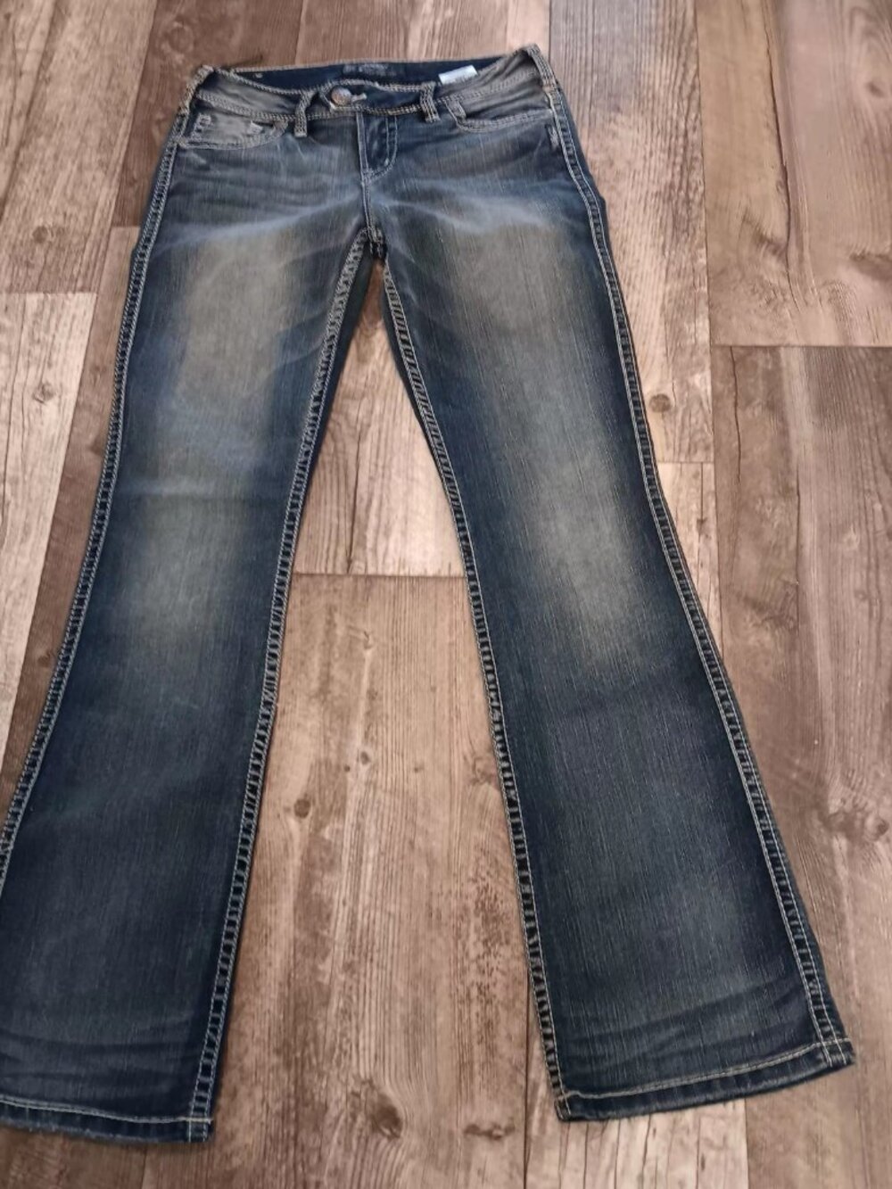 Tuesday Jeans - Silver Jeans Co - Low Rise - Boot Cut - flap/button pocket